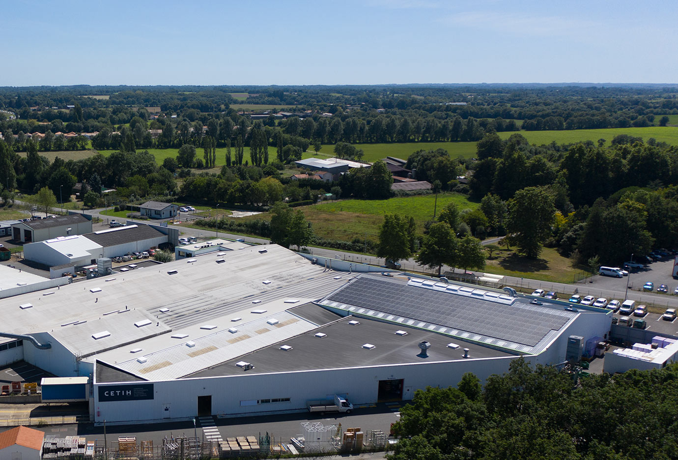 CETIH-site-machecoul-bois-panneaux-solaire